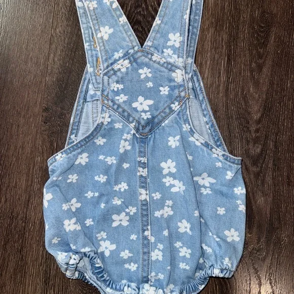 Old Navy Blue Floral Kids Overalls - Picture 4 of 4